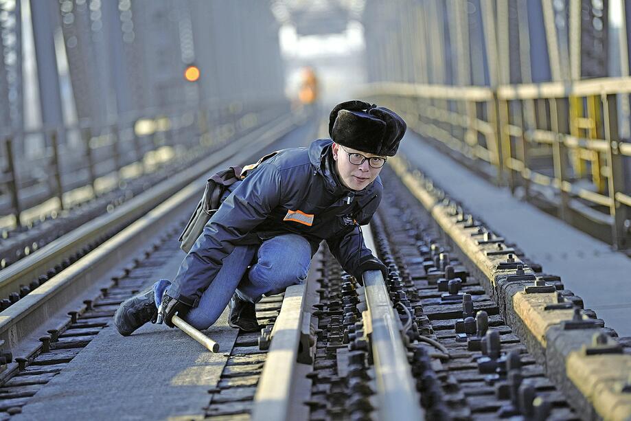 视觉：百年黄河铁路大桥守桥人