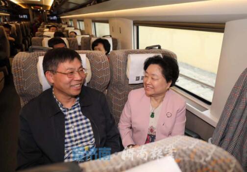 住鲁代表赴京特写|沉甸甸的使命感,春天里的新期待