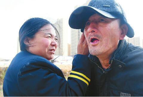 [温暖泉城]“的姐”带着瘫痪前夫跑出租