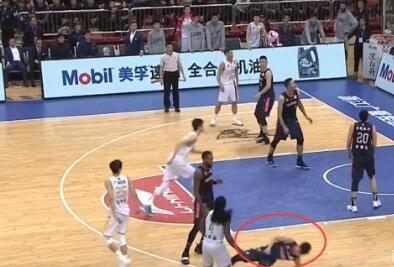 你手疼吗?福特森打倒徐杰 还原事发经过详情始末