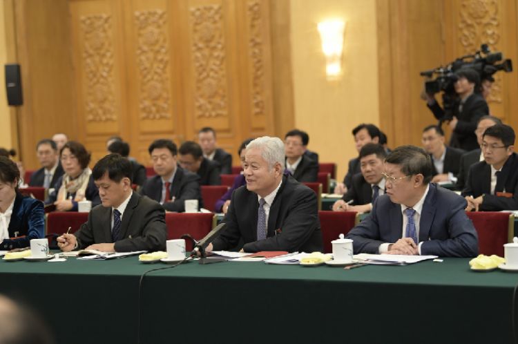 习近平的两会时间
