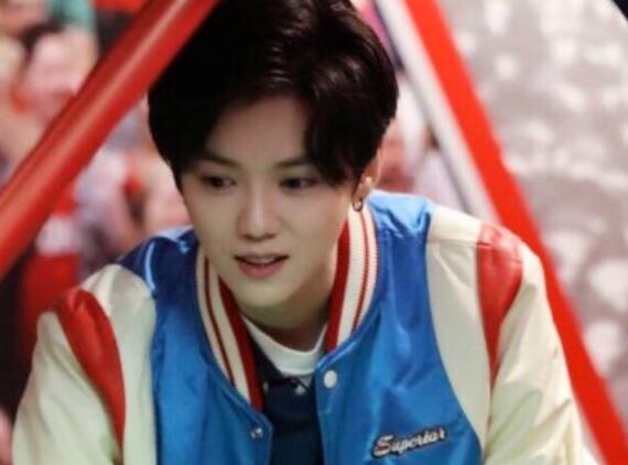 鹿晗发民国表情包 本尊回应了吗到底说了什么? 