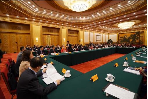 时政新闻眼丨习近平在甘肃代表团强调，这项工作越到最后时刻越要响鼓重锤