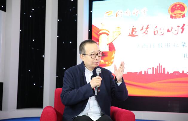 全国政协委员、中国文联副主席、山东工艺美术学院院长潘鲁生做客济南报业全国两会5G全媒体演播室