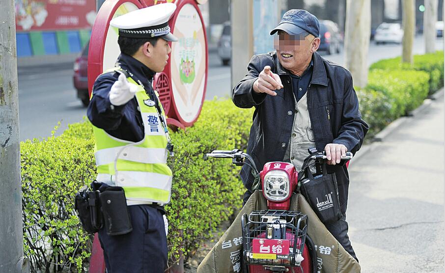 济南交警开展专项整治行动 行人非机动车违法列入全年查处重点