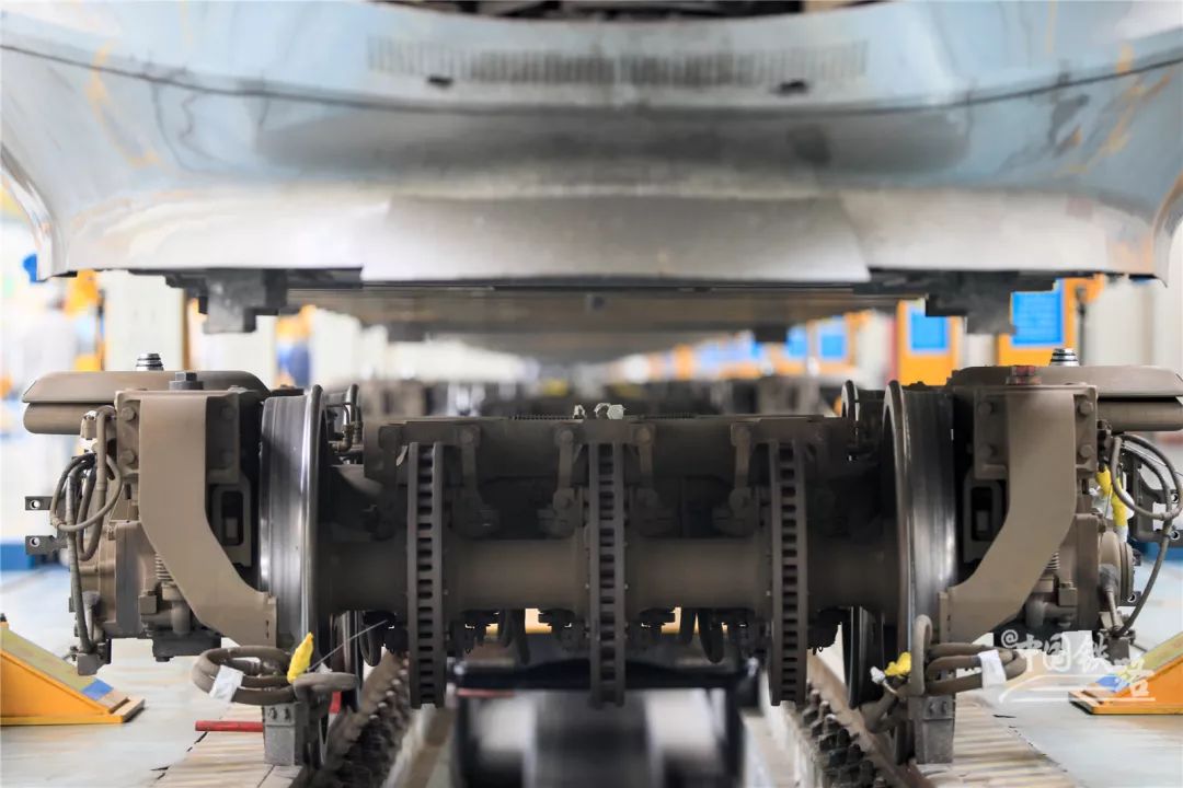 你见过复兴号做“俯卧撑”吗？