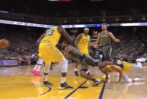 什么情况?库里膝盖出血 这到底是个什么梗?