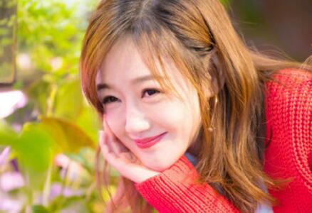 终于回应了！薛佳凝方否认恋情 她谈及自己家人