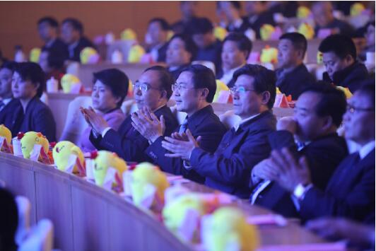 为济南打造“新媒体之都”贡献智慧和力量 杨峰出席新时报新闻客户端上线仪式