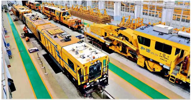 看完复兴号做俯卧撑，它们竟然组团来参赛了