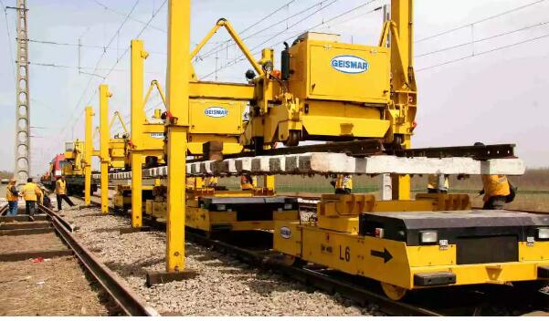 看完复兴号做俯卧撑，它们竟然组团来参赛了