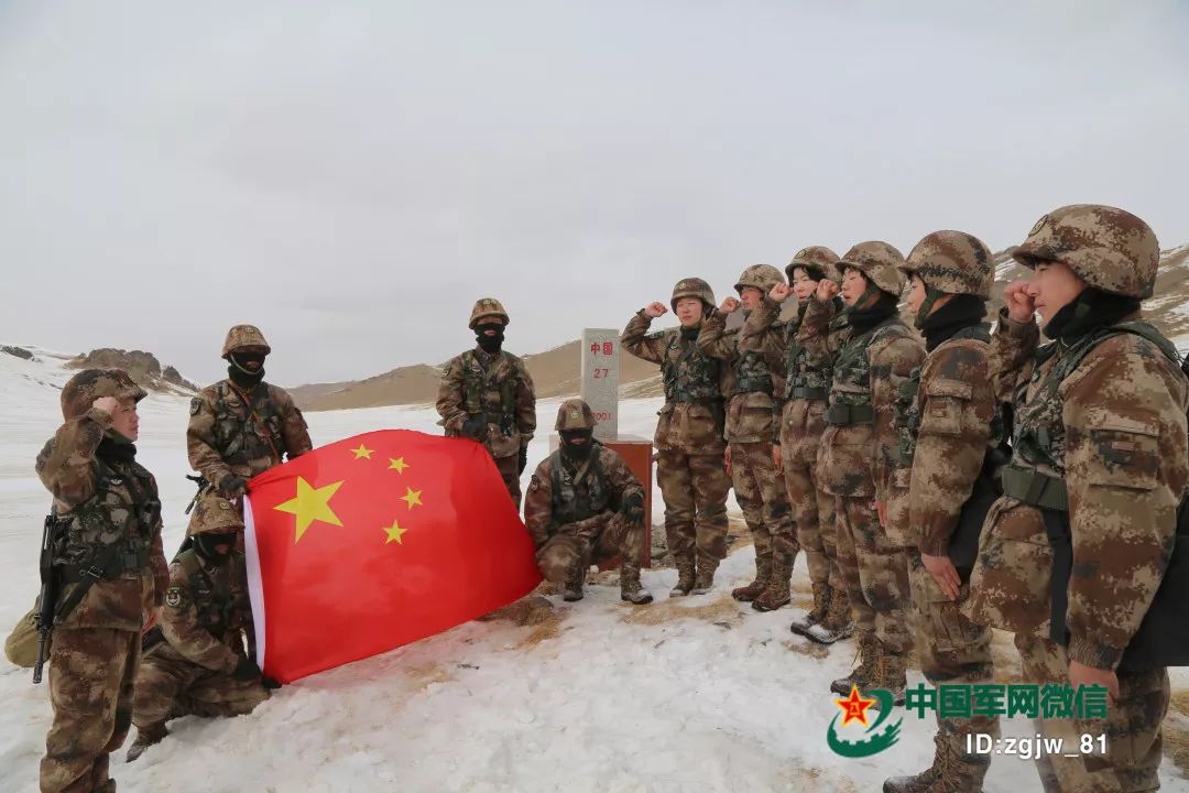 你在艳阳里享受春天，我在白雪中守护着你