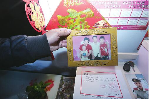 英雄的“朋友圈”不再更新 亲人的朋友圈思念如水