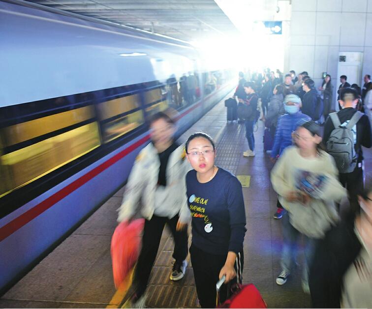 清明假期大风起兮“雨歇歇” 最高温达26℃，阵风7-8级 祭扫出行防火灾