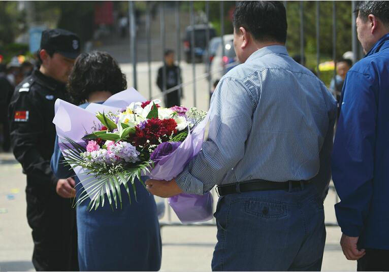 清明假期首日 济南首次启用无人机保障祭扫安全