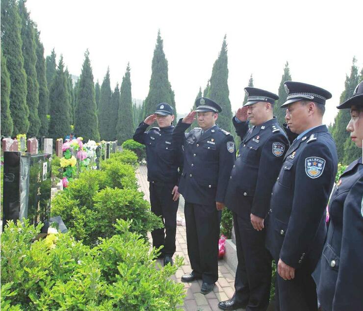 从雪落到花开：“当我成为你才懂你” 一对民警父子的“传承之路”