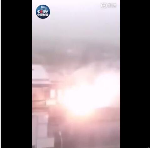 上海地铁站遭雷击 目击者：伴有异响烟雾及火花