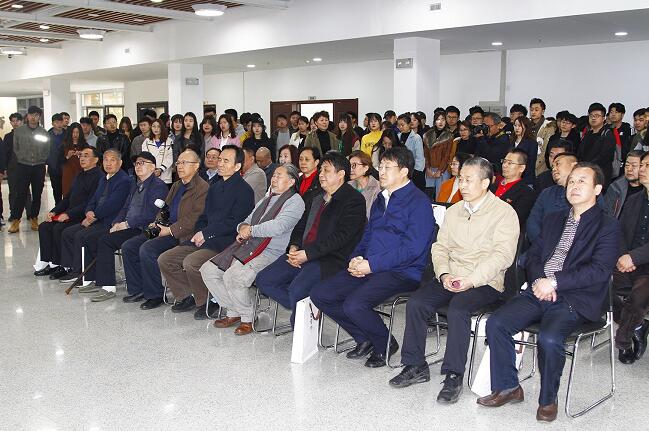 “都市水墨——马波生水墨作品展”在山东建筑大学开幕