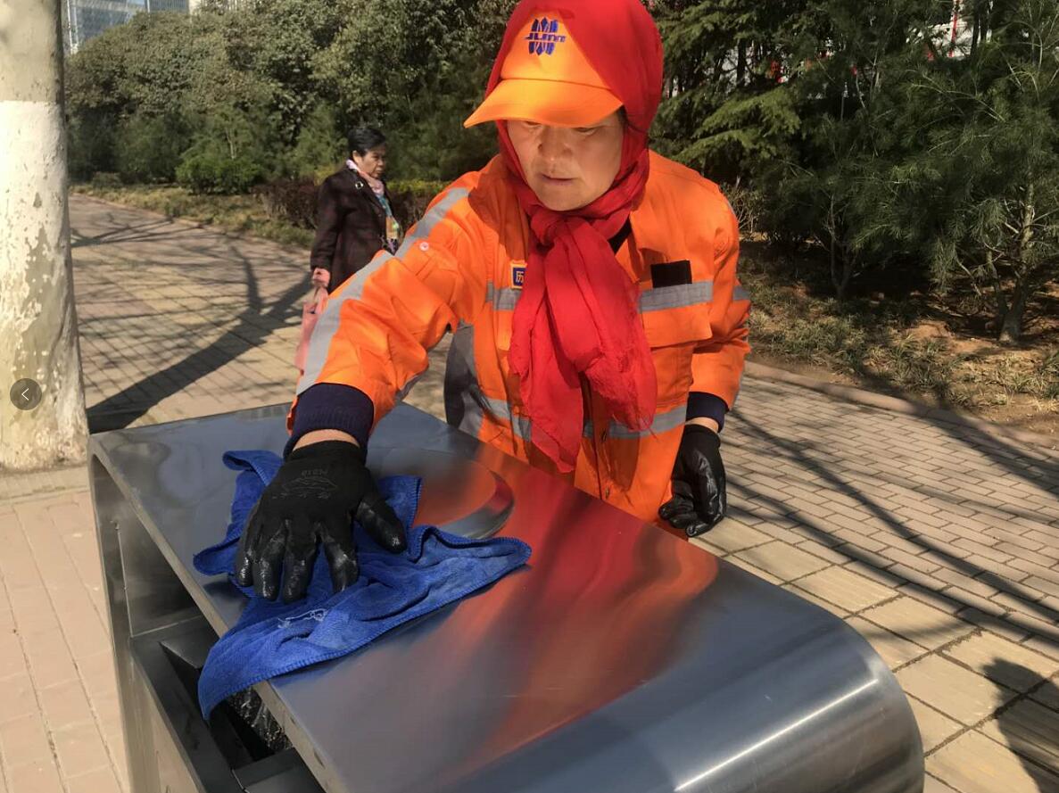 [温暖泉城] 董学玲:拾金不昧的环卫工