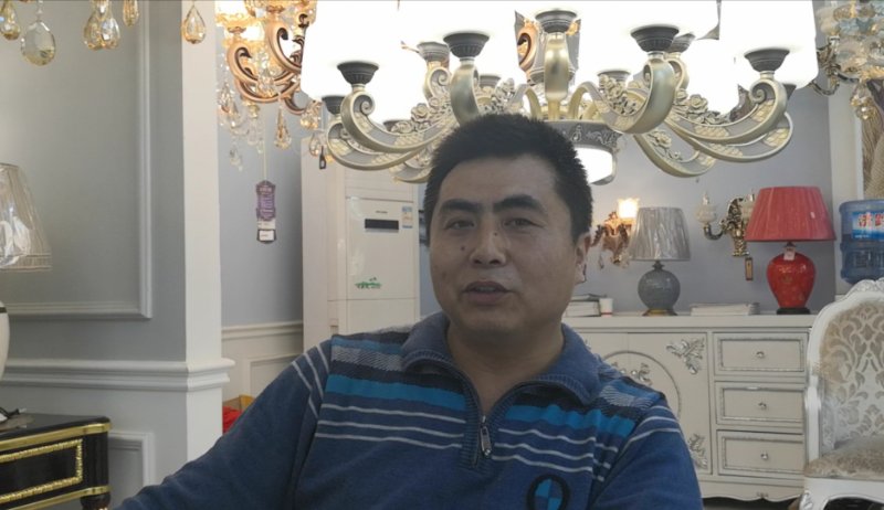 [温暖泉城] 眼看火要烧进家多亏好邻居及时出手