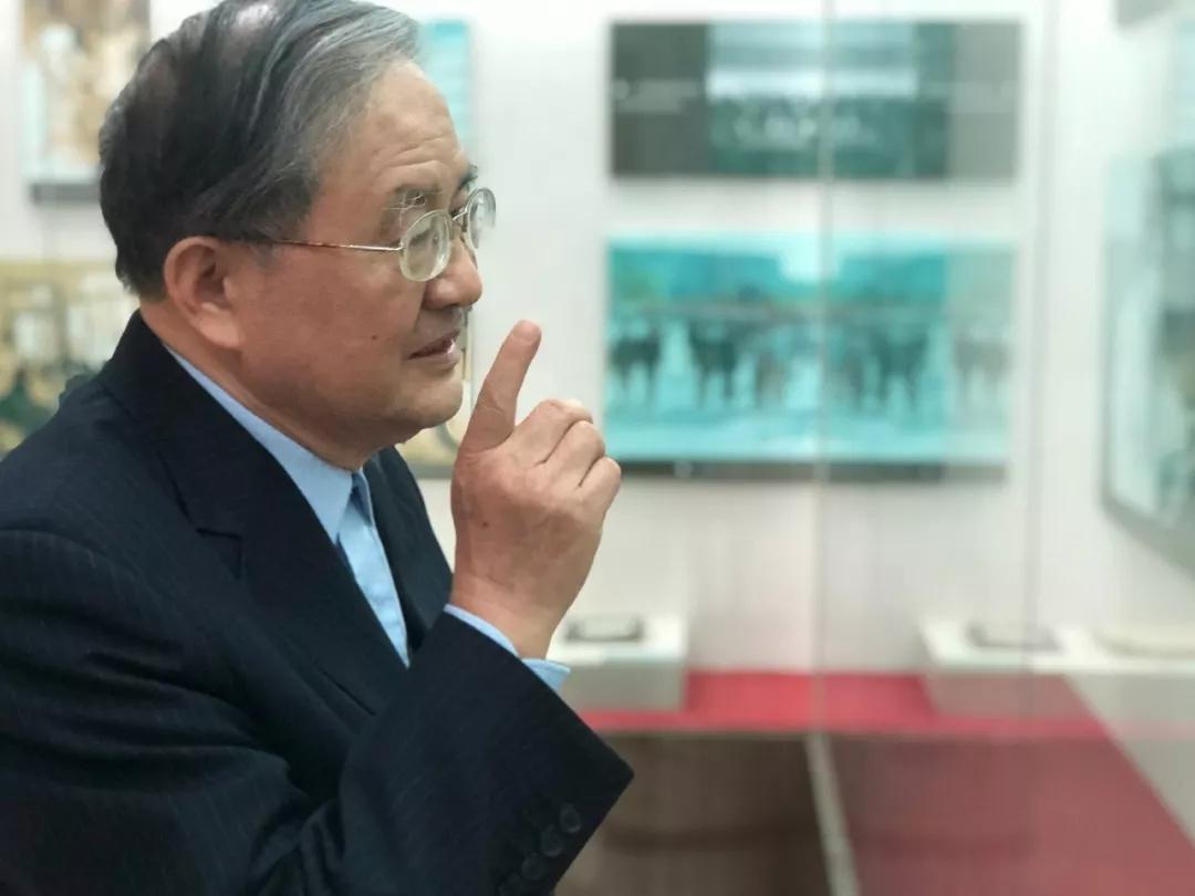 马背上建校，如今同层换教室要走8分钟，这是什么“神仙”学校？ 