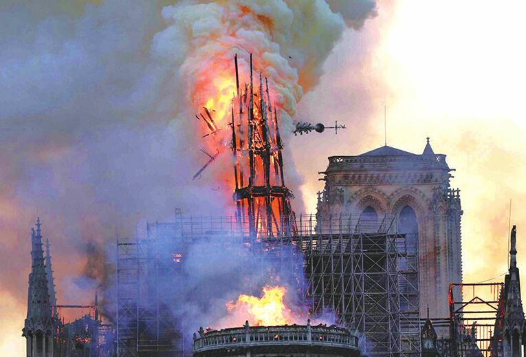 浴火!巴黎圣母院大火已扑灭 并非纵火!重建工程