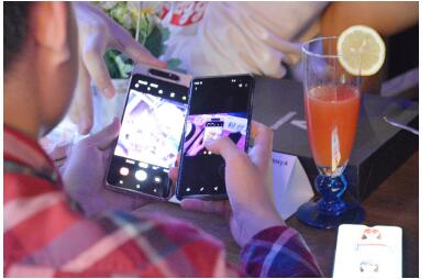 ȫGalaxy AϵжƷ жг±