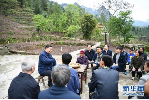 习近平在重庆考察并主持召开解决“两不愁三保障”突出问题座谈会时强调 统一思想一鼓作气顽强作战越战越勇 着力解决“两不愁三保障”突出问题