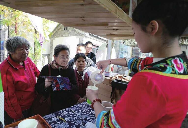 “春暖花开•湘漫泉城” 湘西特色产品消费惠民季暨湘漫泉城体验店正式开业