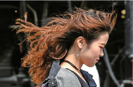 济南进入“风季” 今春已发布11次大风蓝警