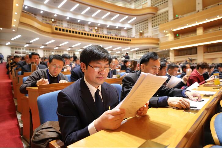 济南市十七届人大一次会议开幕