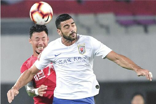 客场遭恒大绝杀提醒鲁能：抓紧给佩莱找帮手 进攻手段需要丰富