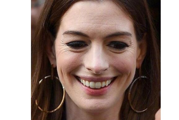 不敢认!安妮海瑟薇近照竟变成这样 网友:岁月对美人也没有留情