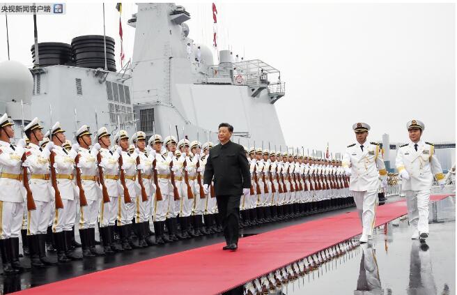 【独家视频】习近平检阅中国人民解放军海军仪仗队