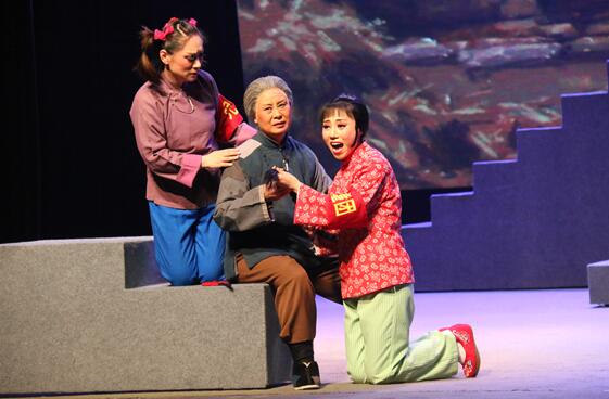 莱芜梆子《铡刀下的红梅》首演获赞