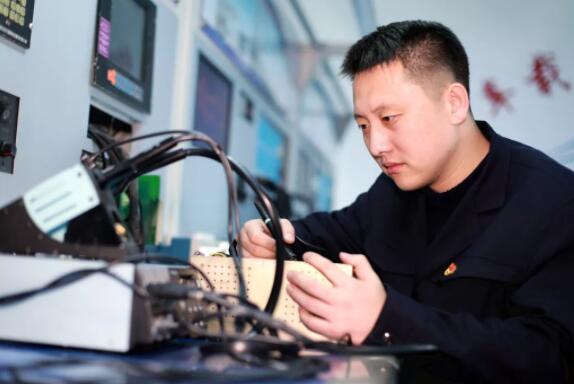 新时代·铁路榜样丨刘博：信号工的逆袭，绝不是一个梦