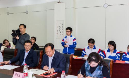 “文化公益行”走进济南一中