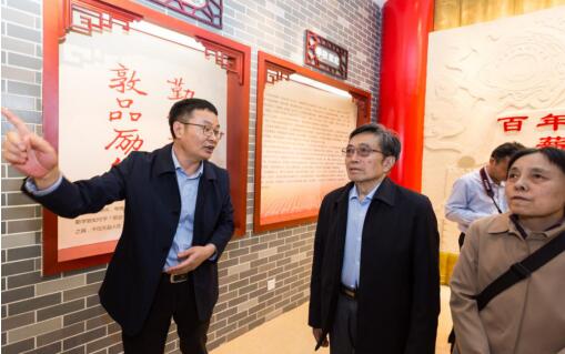 “文化公益行”走进济南一中