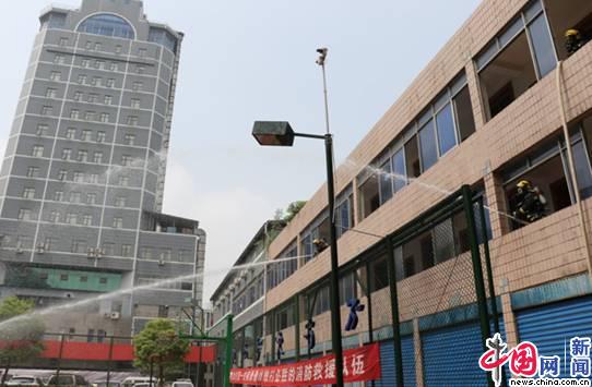 【追梦火焰蓝】仅有一个篮球场训练，这支消防队如何守卫武汉最繁华地带