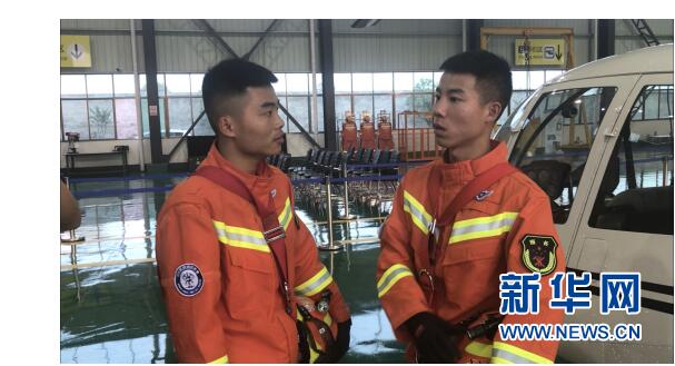 “会飞”的消防员：危急时刻，他们“从天而降”