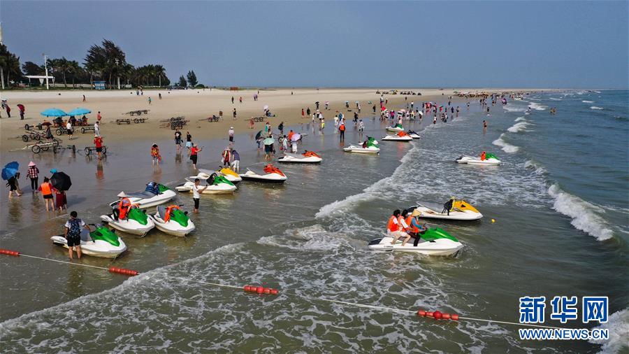 （壮丽70年 奋斗新时代——推动高质量发展调研行·图文互动）（1）近海能看鲸鱼白海豚，广西这片滨海旅游胜地啥来头？