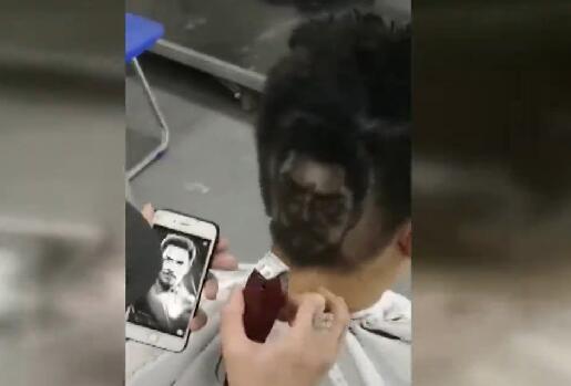 超硬核操作!理发师剪出复联主角图案发型 在顾客头上“雕刻”人像