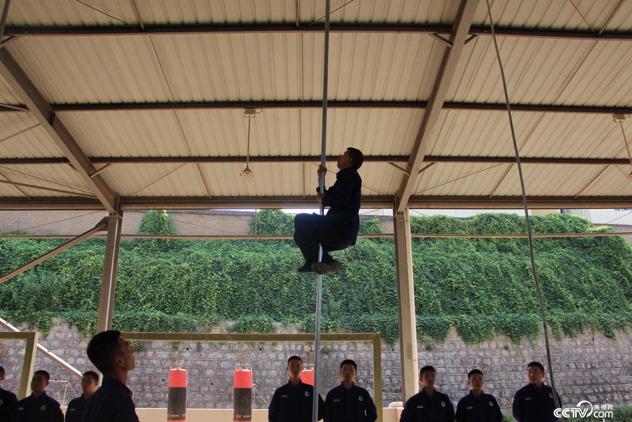 【追梦火焰蓝】年均灭火60余起 昆明市森林消防“守夜人”练成“秘诀”