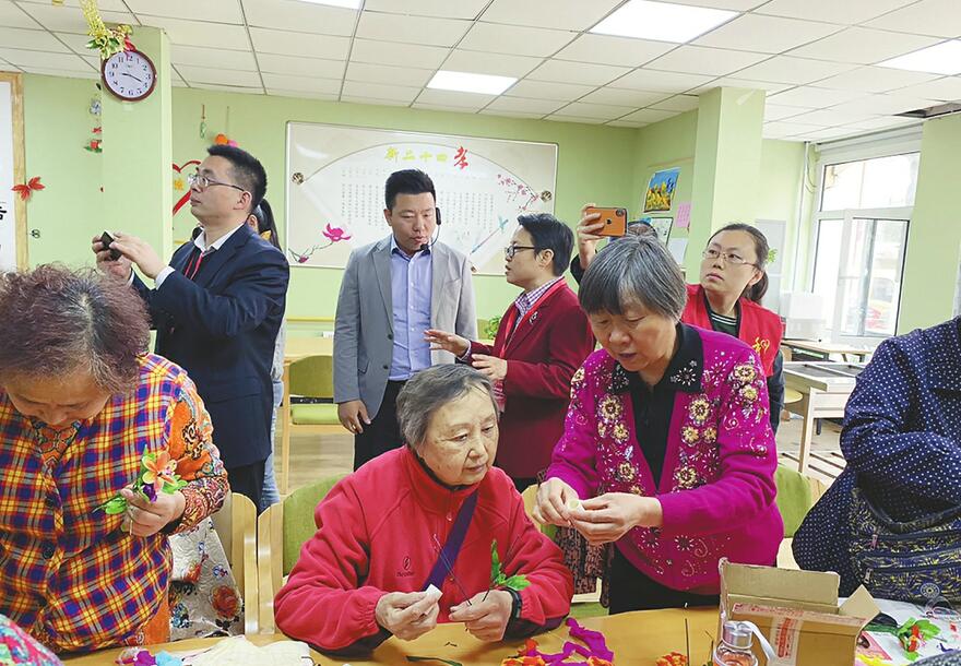 市政协第十二专题“商量”聚焦社区居家养老:当我们老了，谁能伸出搀扶的手？