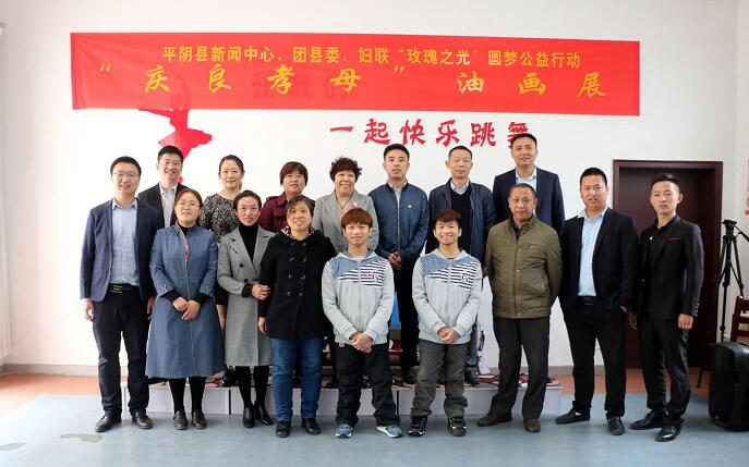 [温暖泉城]双胞胎“玻璃人”油画义卖变“快闪”