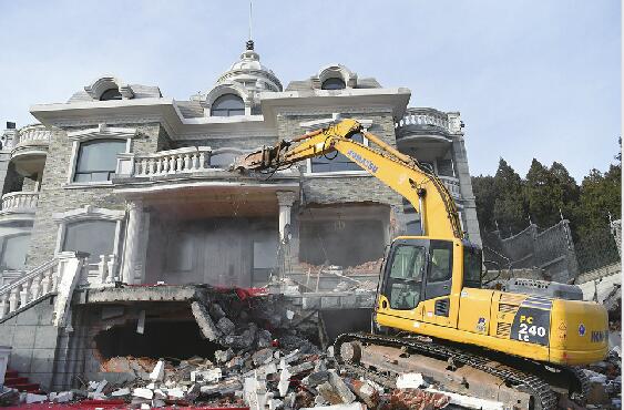 金鸡岭片区深山拔“钉” 违建被推倒 青山还原貌