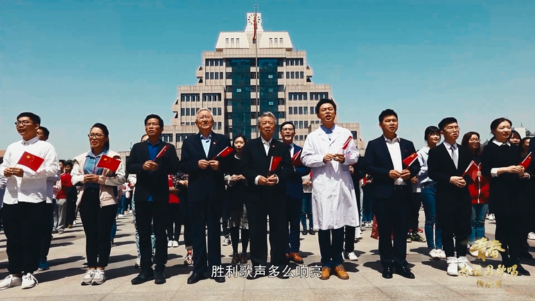 扎根西部，奉献祖国！西安交大师生校友共同唱响《歌唱祖国》