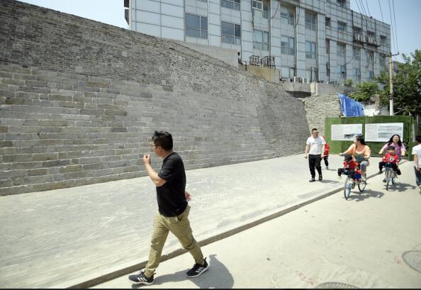 济南600年古城墙掀起“盖头”修复开放