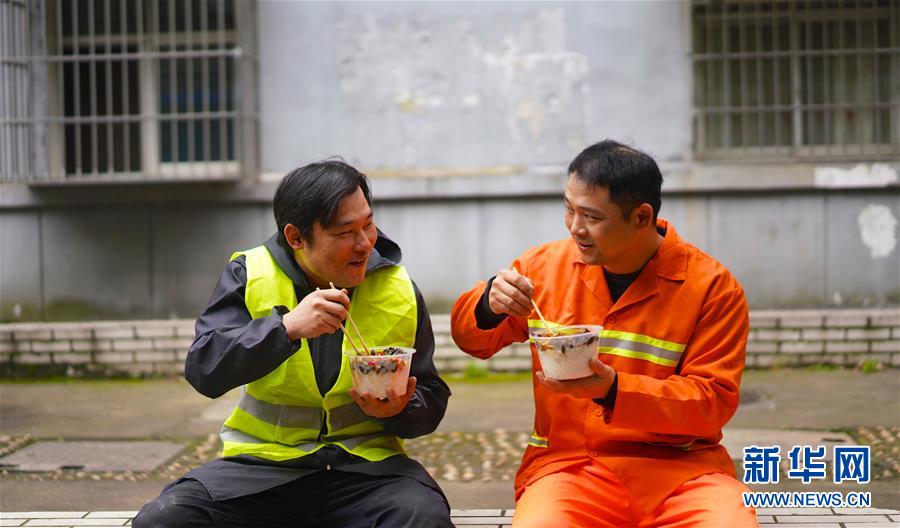 新华社社评：青春万岁 强国有我——献给五四运动100周年