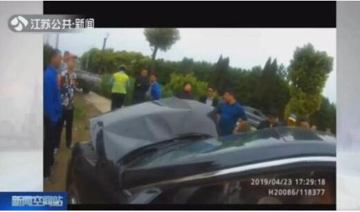 惊呆了!脑梗出院连撞3车具体怎么情况?详情始末真相惊呆你我